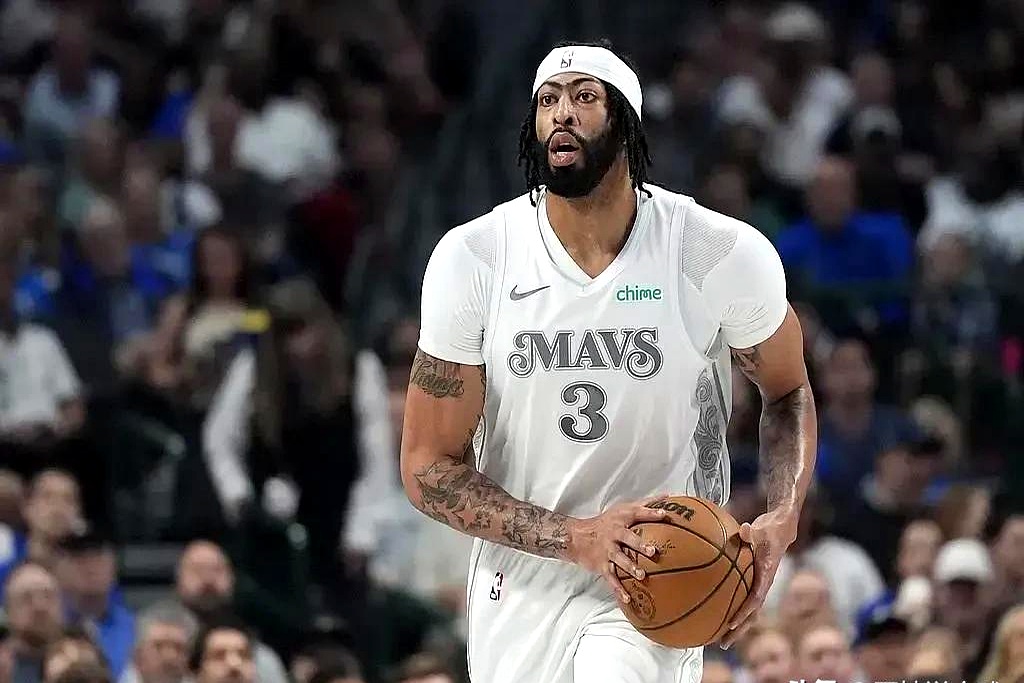 开云官网-浓眉哥重要时刻战术调整，湖人带队取胜！-开云官网